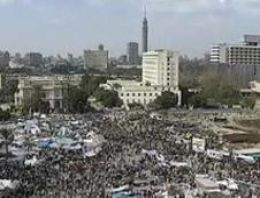 Mübarek'in konuşmasından sonra Mısırlıların öfkesi tırmanıyor